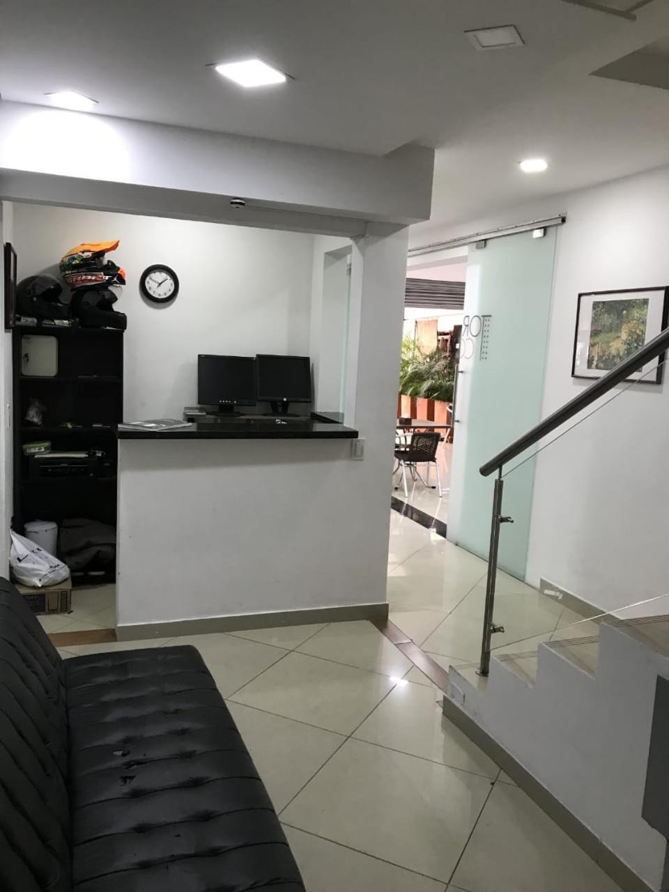 Apartaestudios Laureles Medellín Exterior foto